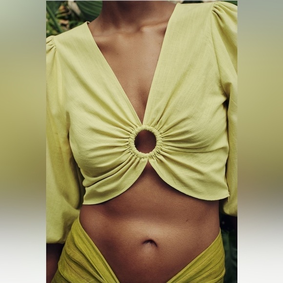 New ZARA Crop Top With Ring - Picture 5 of 9